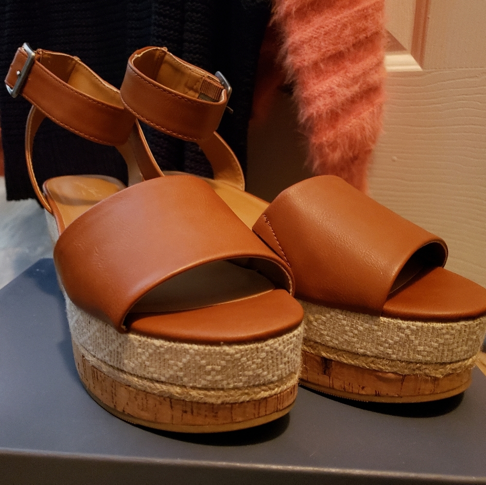Sandles